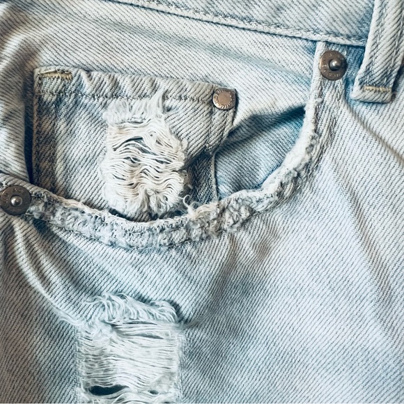 H&M & Denim Distressed Ripped Boyfriend Jeans Light Wash Size 26 - Picture 7 of 8